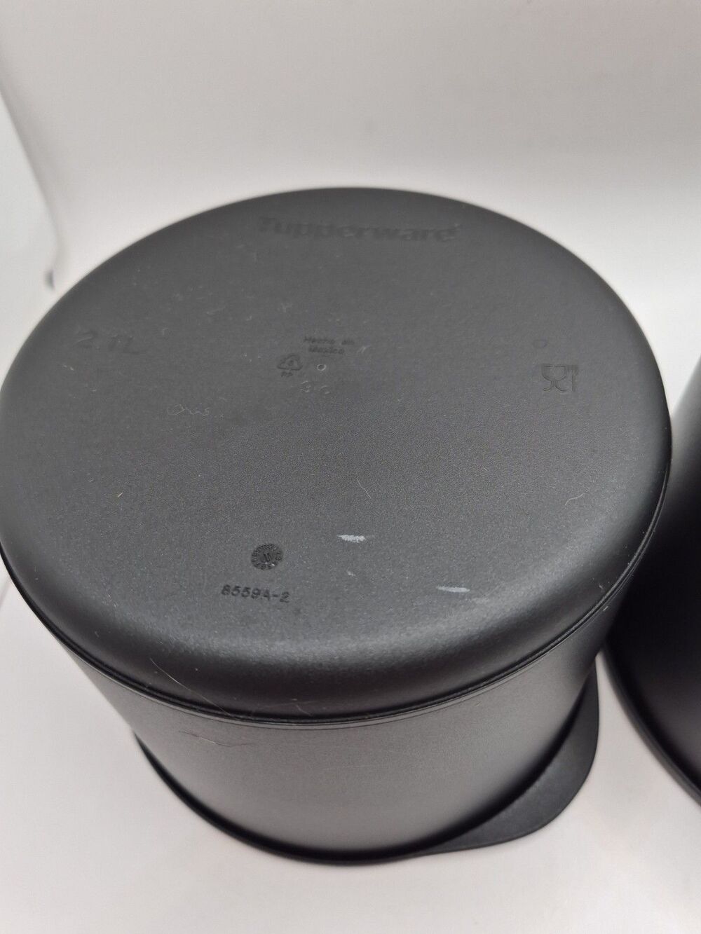 Tupperware Basic Black Round Stacking Canisters 2.1L Lot Of 2 #8559A - Picture 7 of 16